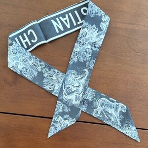 Gray and White Silk Twilly with Animal Motif